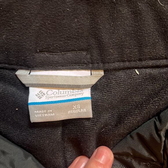 Kids/womens snow set excellent condition. Pants are a size XS and jacket is a S - Picture 6 of 9